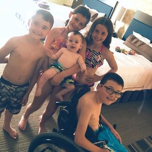 Meet your Posher, Derrick